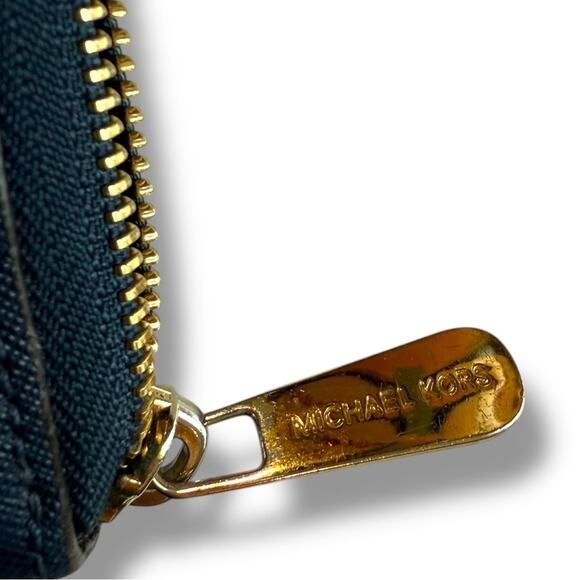 Michael Kors Jet Set Travel Continental Navy Wallet - Picture 5 of 7